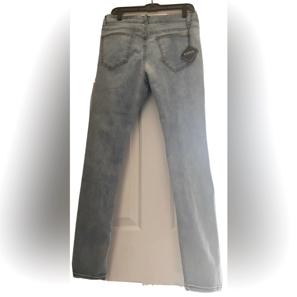 Zaful Ripped Jeans - Picture 3 of 3